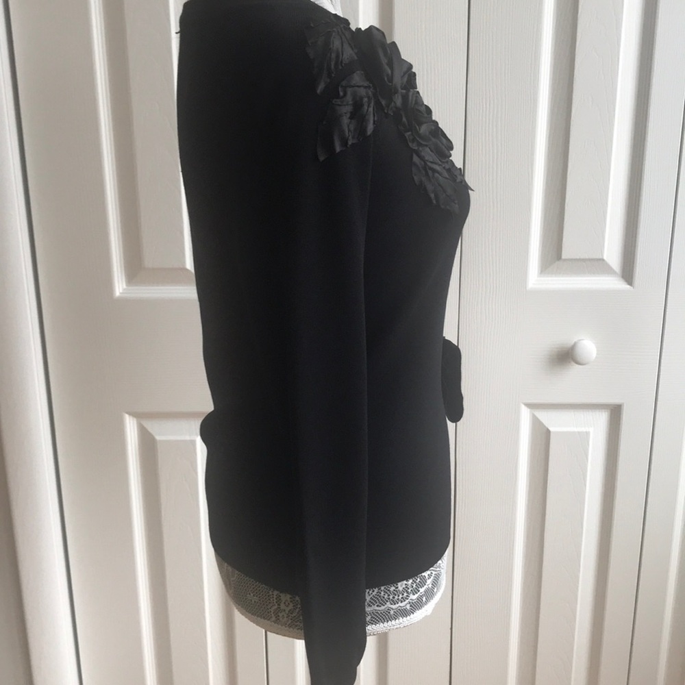 Elegant black top